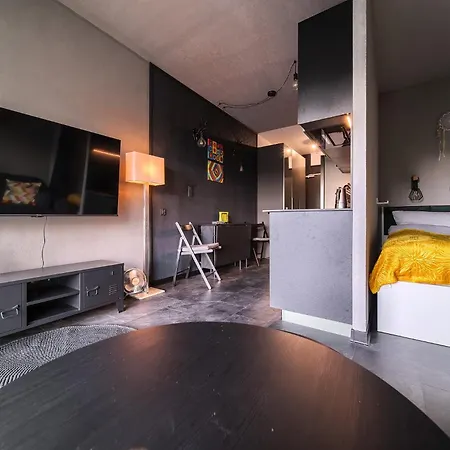 Magnolia Modern By Bookinghost Wrocław