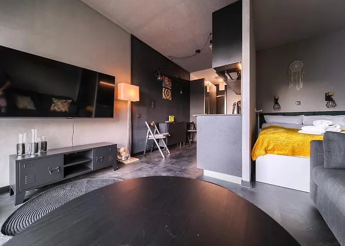 Magnolia Modern By Bookinghost Βρότσλαβ