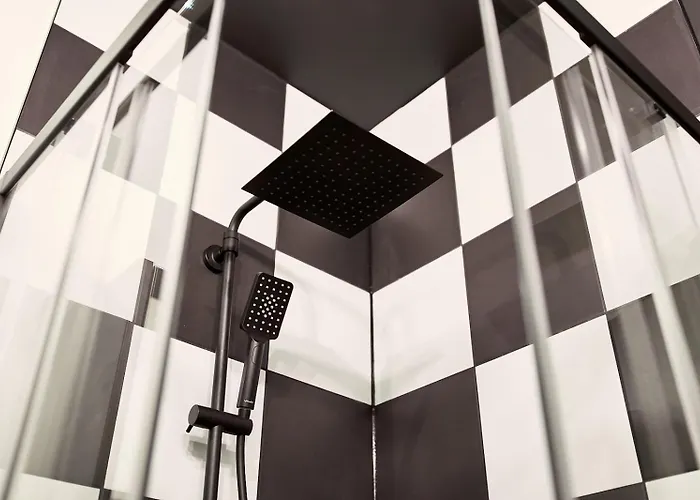 Magnolia Modern By Bookinghost *